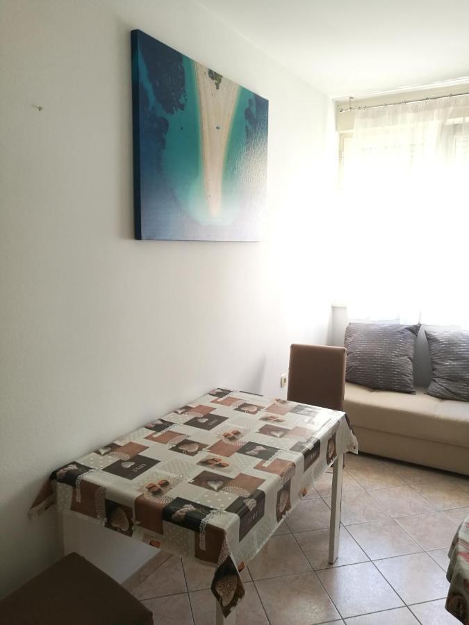 Pretty Big Double Bed Room With Balcony Split Extérieur photo