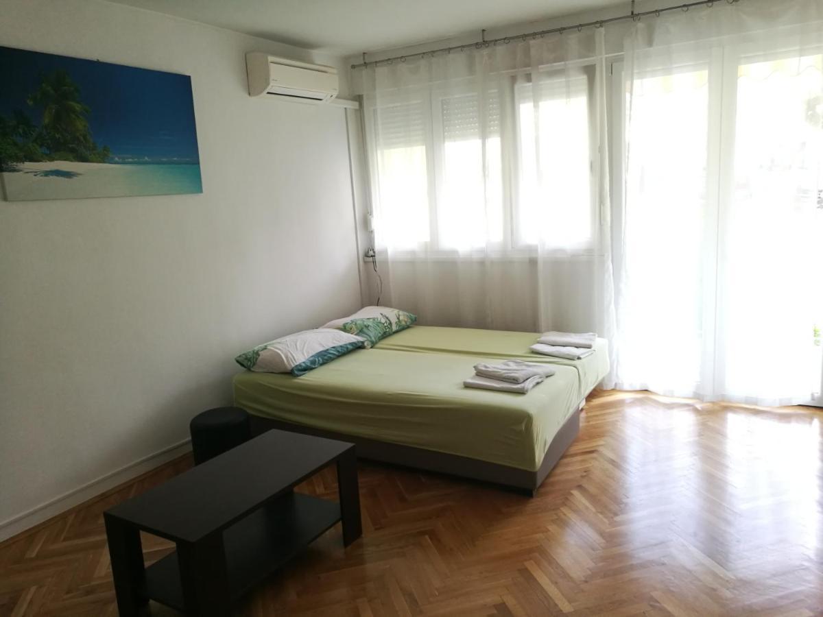 Pretty Big Double Bed Room With Balcony Split Extérieur photo