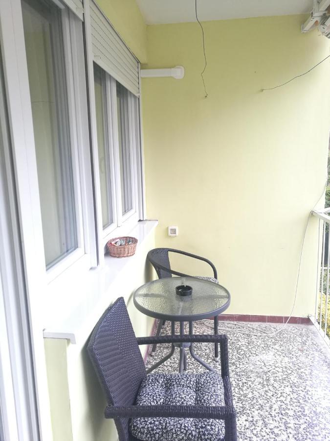 Pretty Big Double Bed Room With Balcony Split Extérieur photo