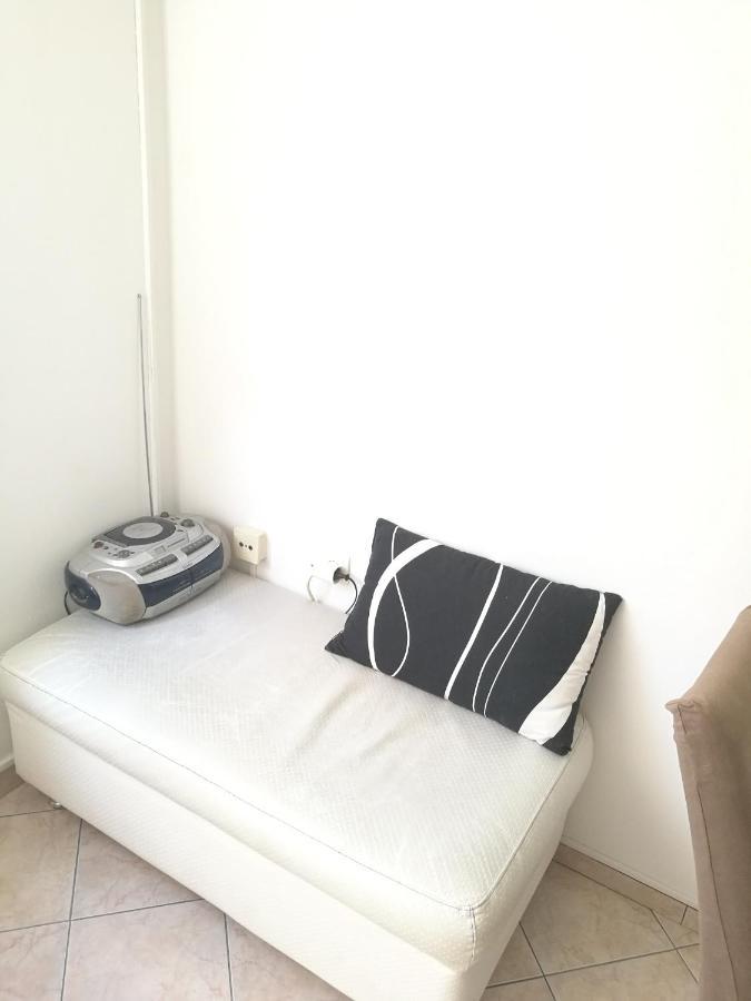 Pretty Big Double Bed Room With Balcony Split Extérieur photo
