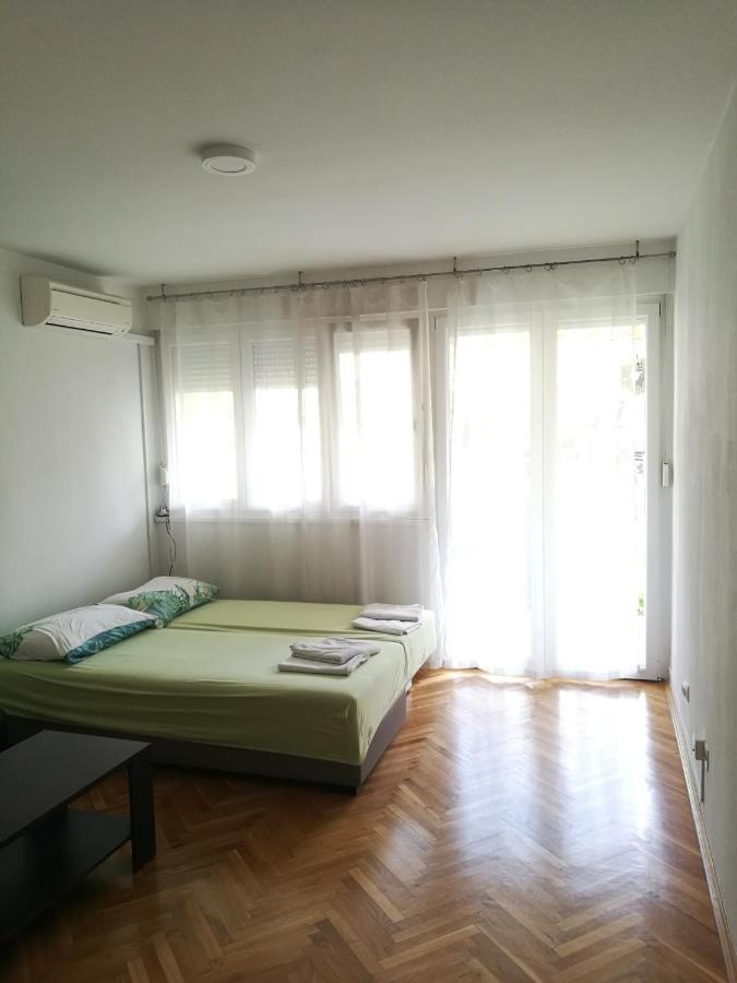 Pretty Big Double Bed Room With Balcony Split Extérieur photo