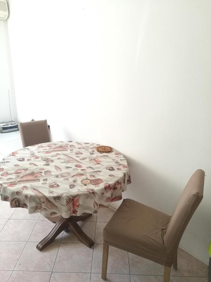 Pretty Big Double Bed Room With Balcony Split Extérieur photo